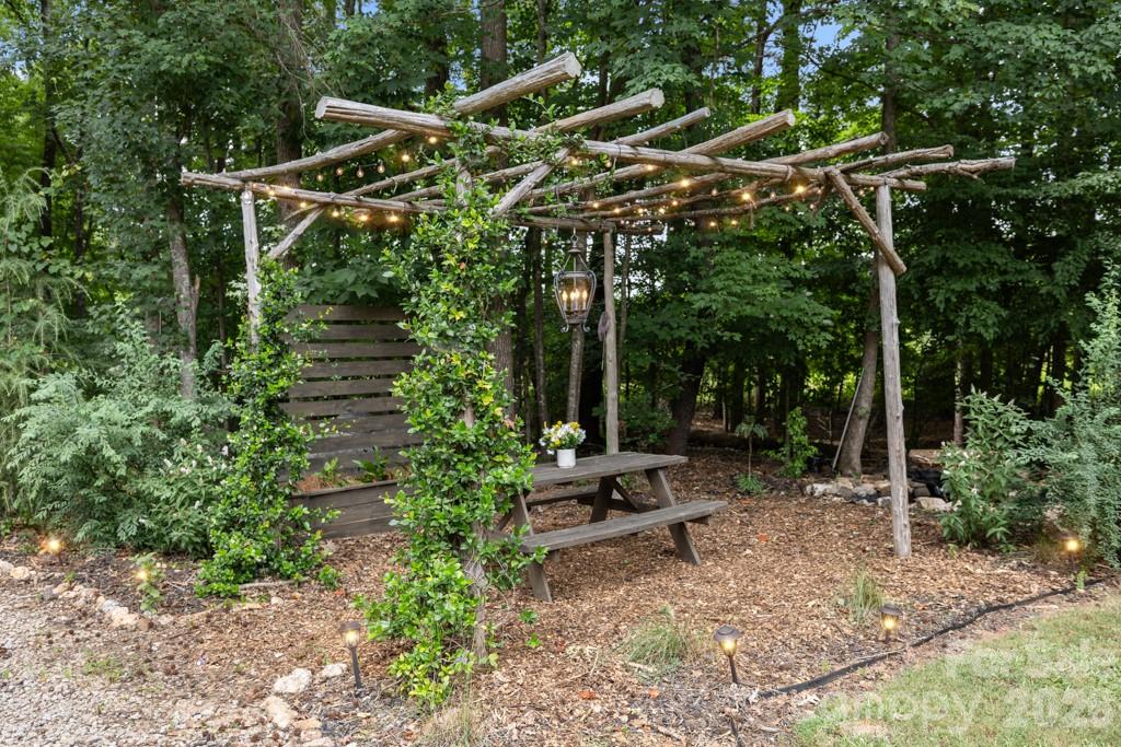 2482 Waxhaw Indian Trail Road S — Waxhaw