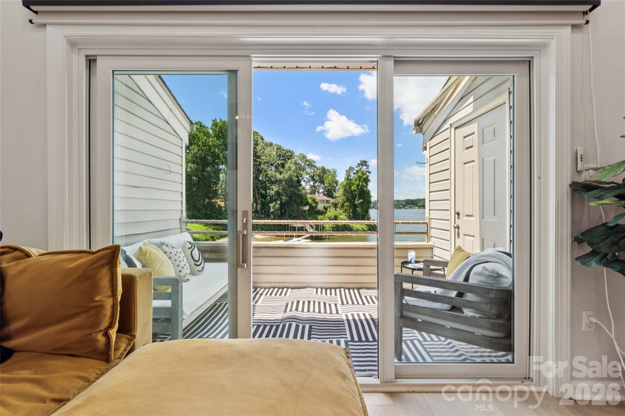14039 Queens Harbor Road — Charlotte