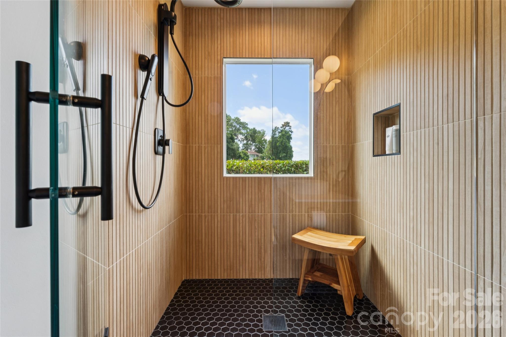 14039 Queens Harbor Road — Charlotte