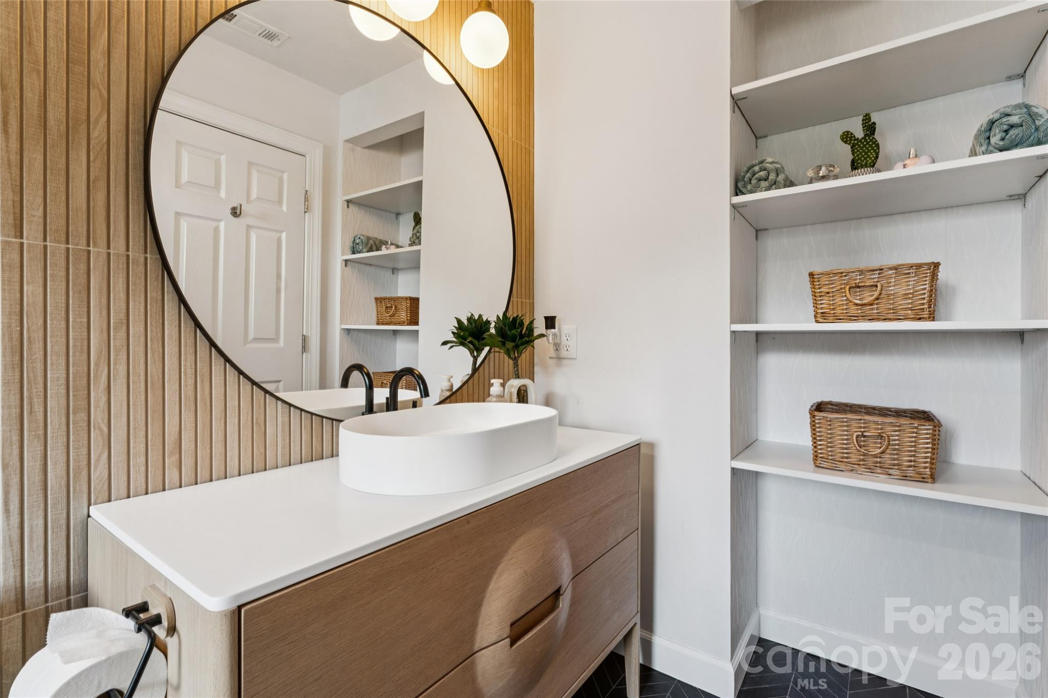 14039 Queens Harbor Road — Charlotte