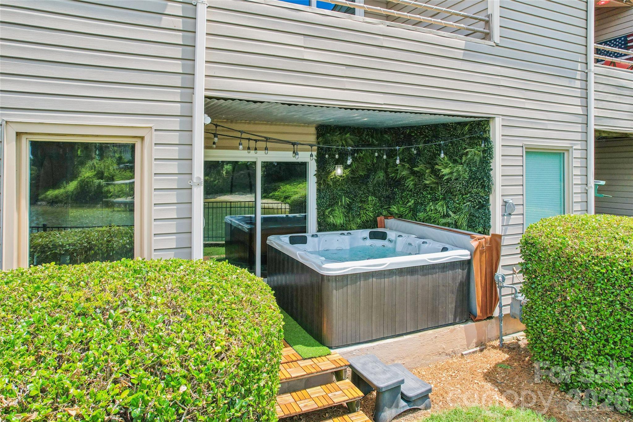 14039 Queens Harbor Road — Charlotte