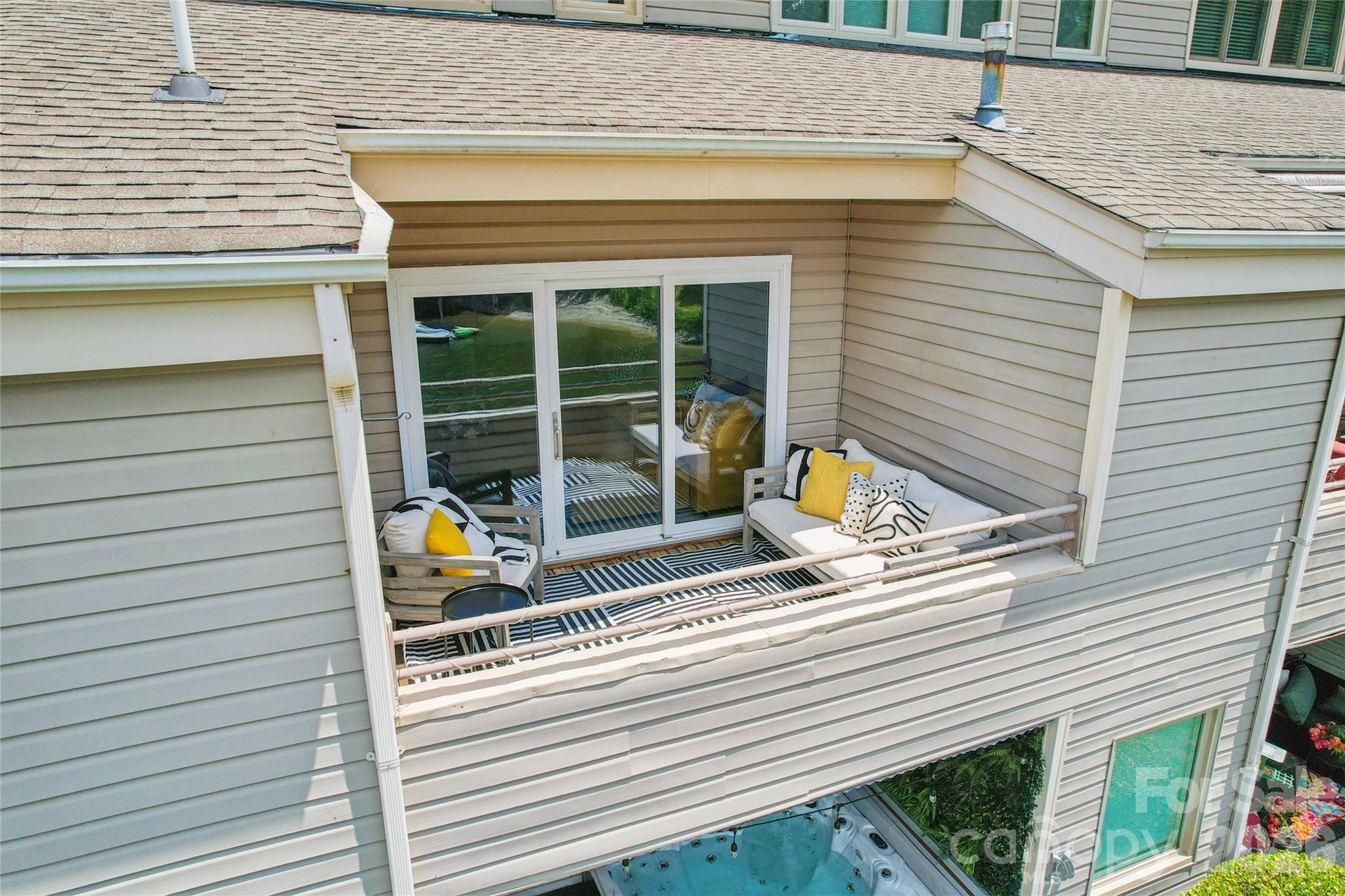14039 Queens Harbor Road — Charlotte