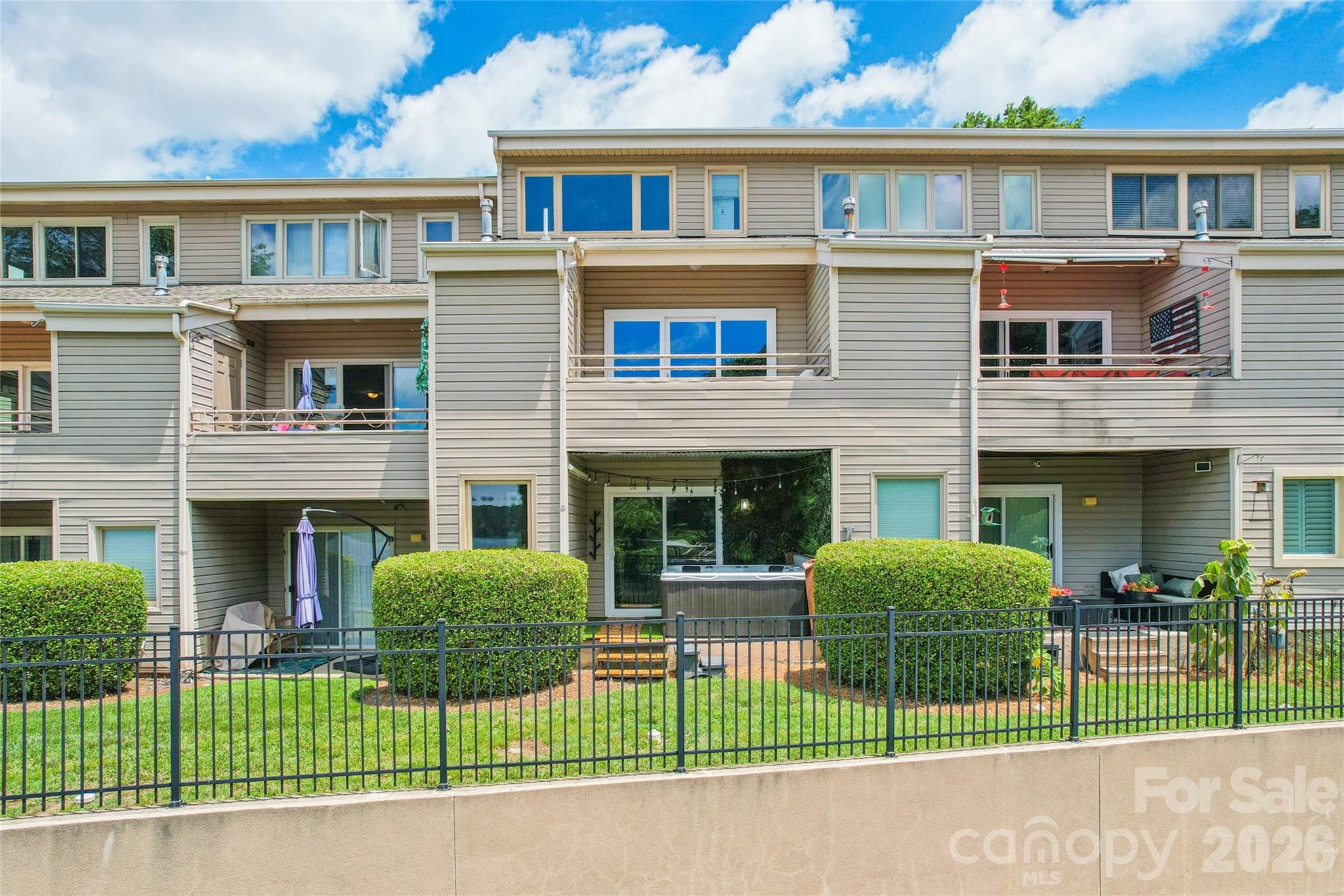 14039 Queens Harbor Road — Charlotte