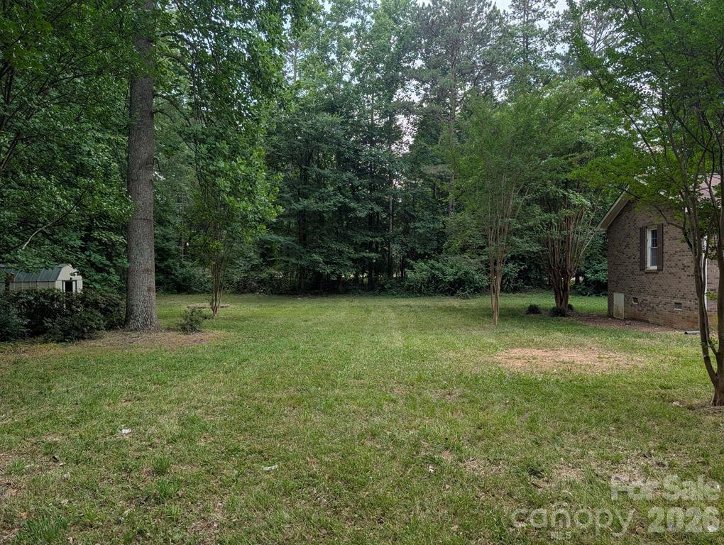 111 Midway Lake Road — Mooresville