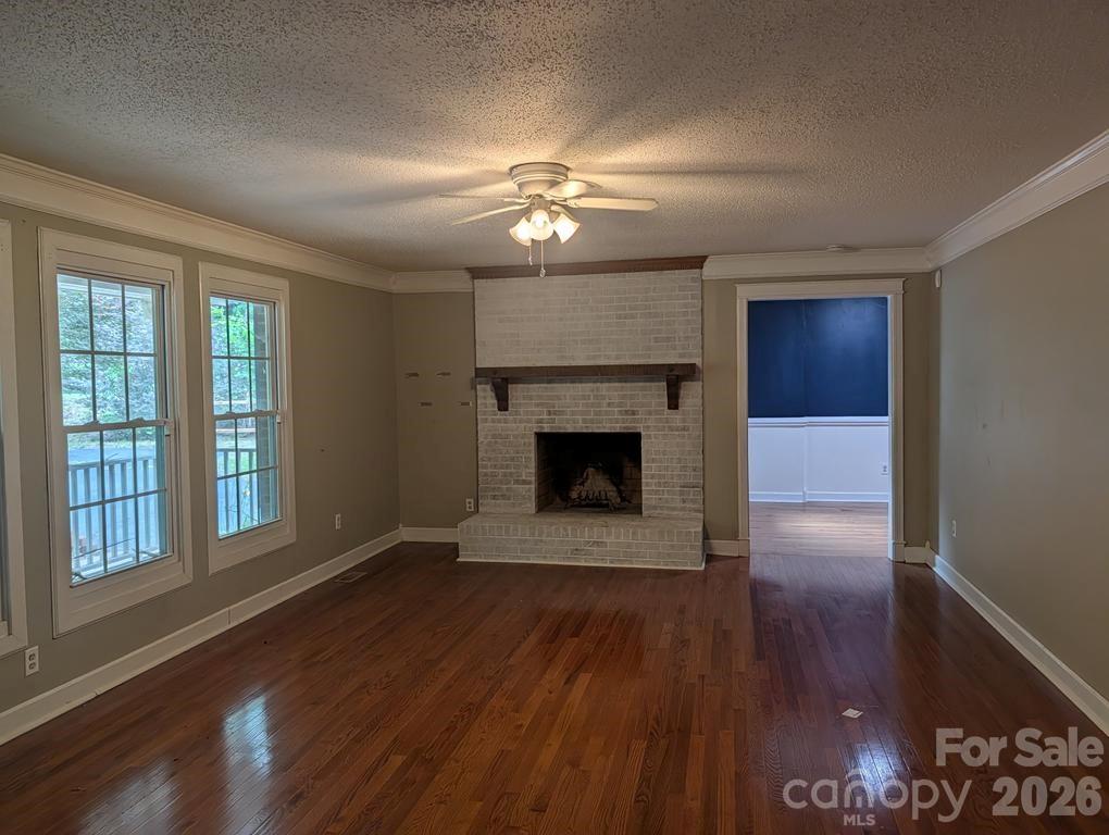 111 Midway Lake Road — Mooresville