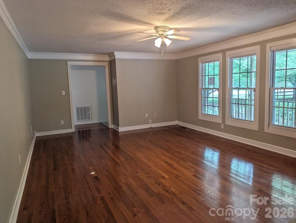 111 Midway Lake Road — Mooresville