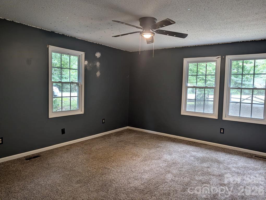 111 Midway Lake Road — Mooresville