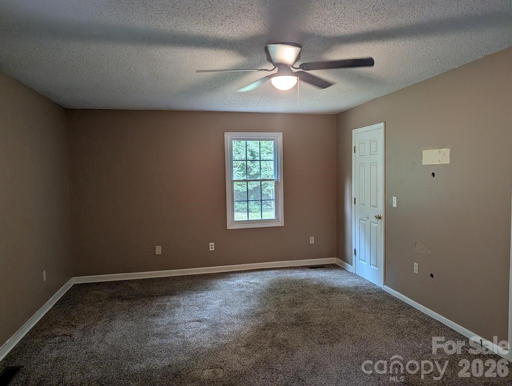 111 Midway Lake Road — Mooresville