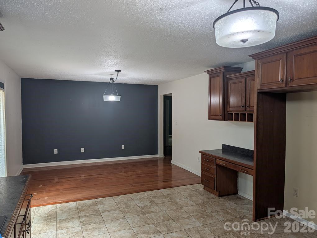 111 Midway Lake Road — Mooresville