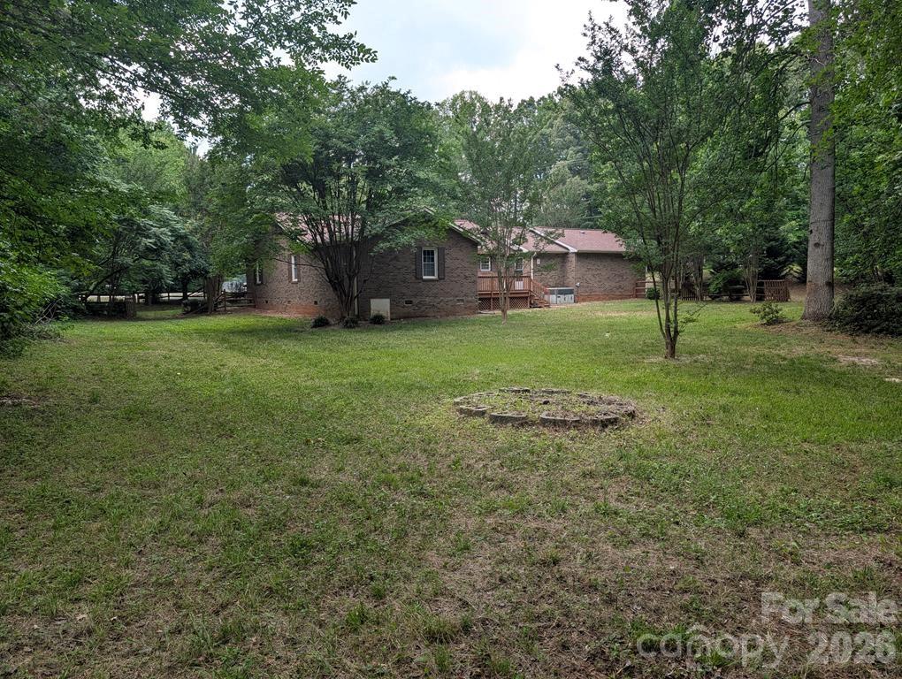 111 Midway Lake Road — Mooresville