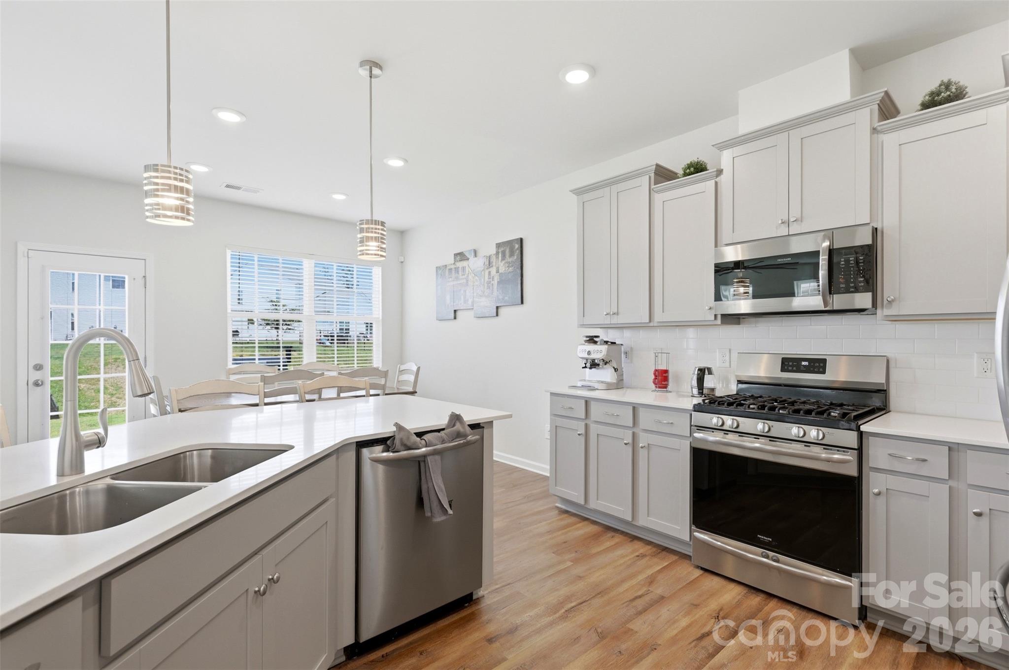 7720 Sea Turtle Way — Lancaster