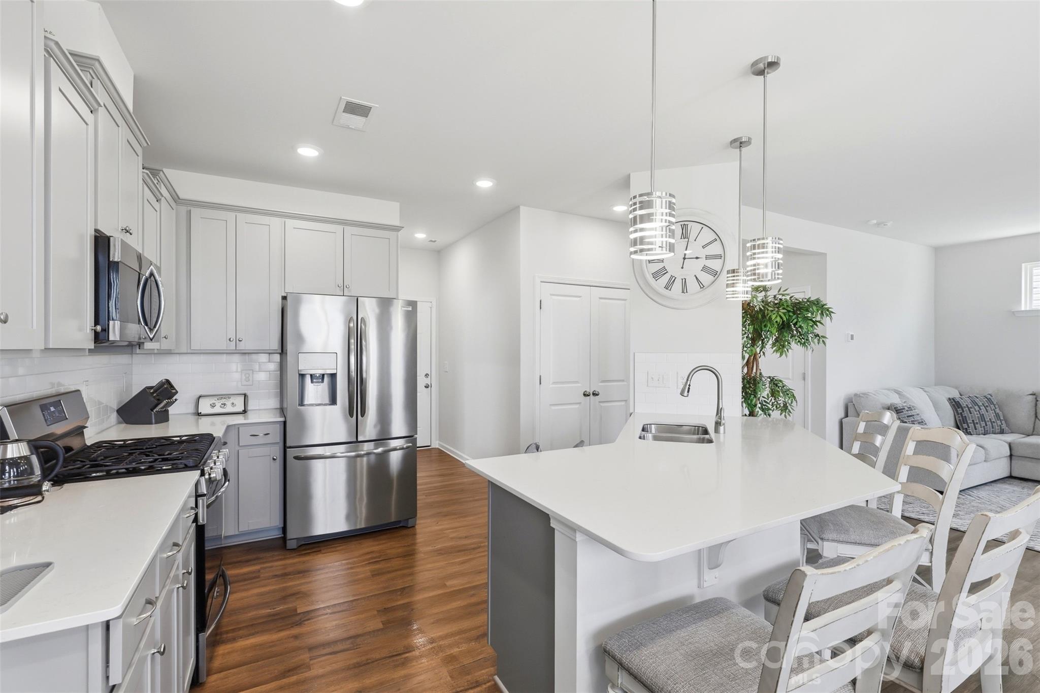 7720 Sea Turtle Way — Lancaster