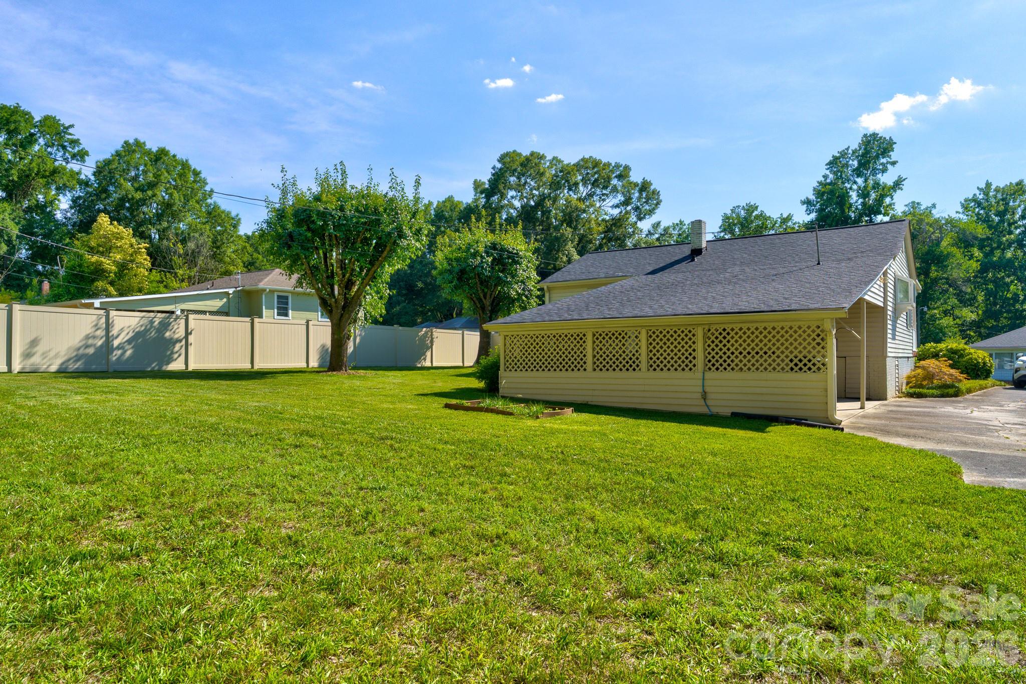 402 N Houser Street — Cherryville