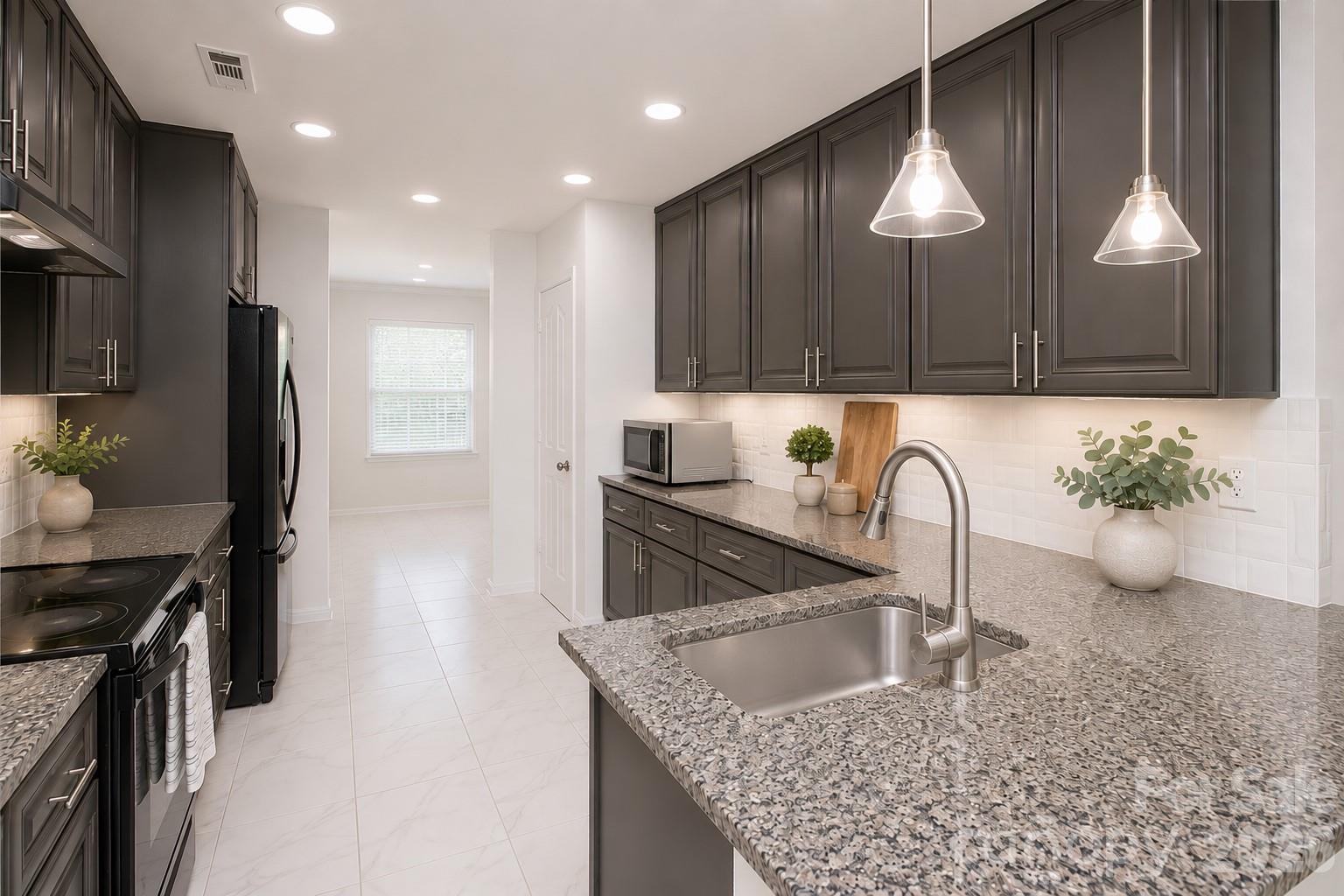 11611 Tribal Drive — Charlotte