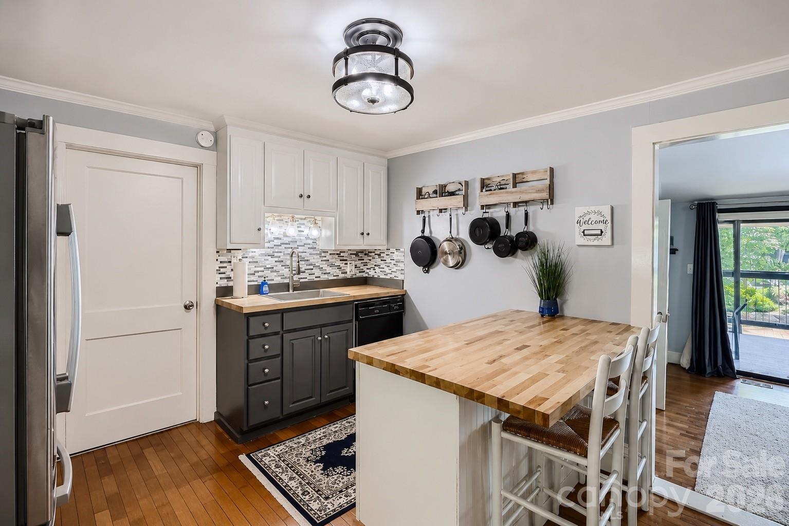 4580 Kiser Island Road — Terrell