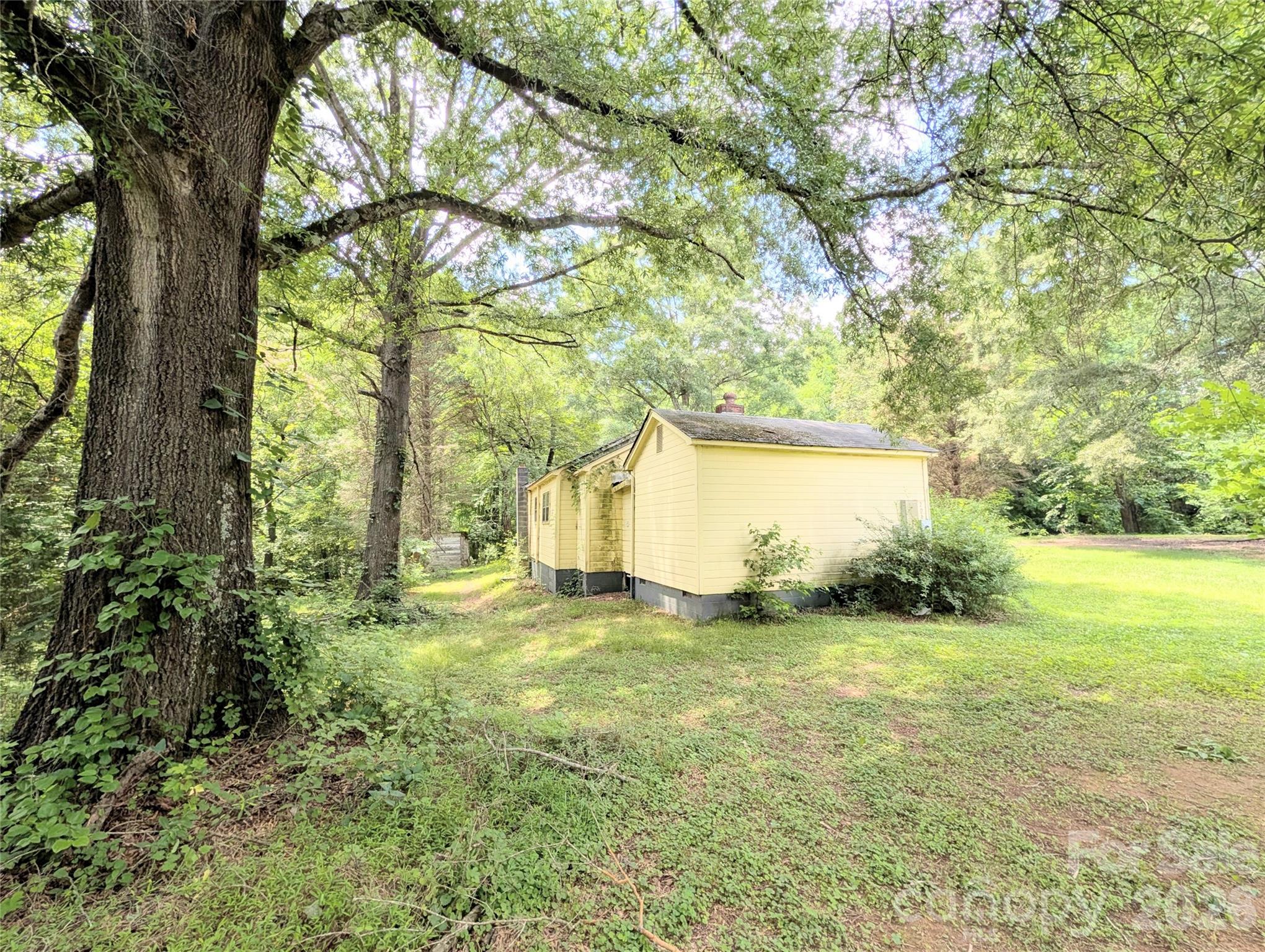 204 Brown Waterson Road — Cherryville