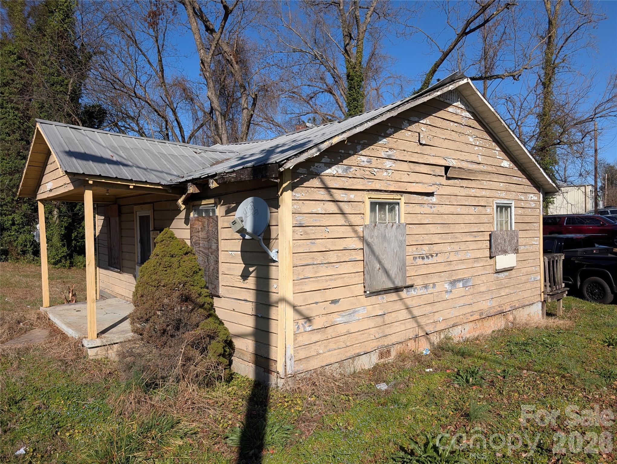 310 W Floyd Baker Boulevard — Gaffney
