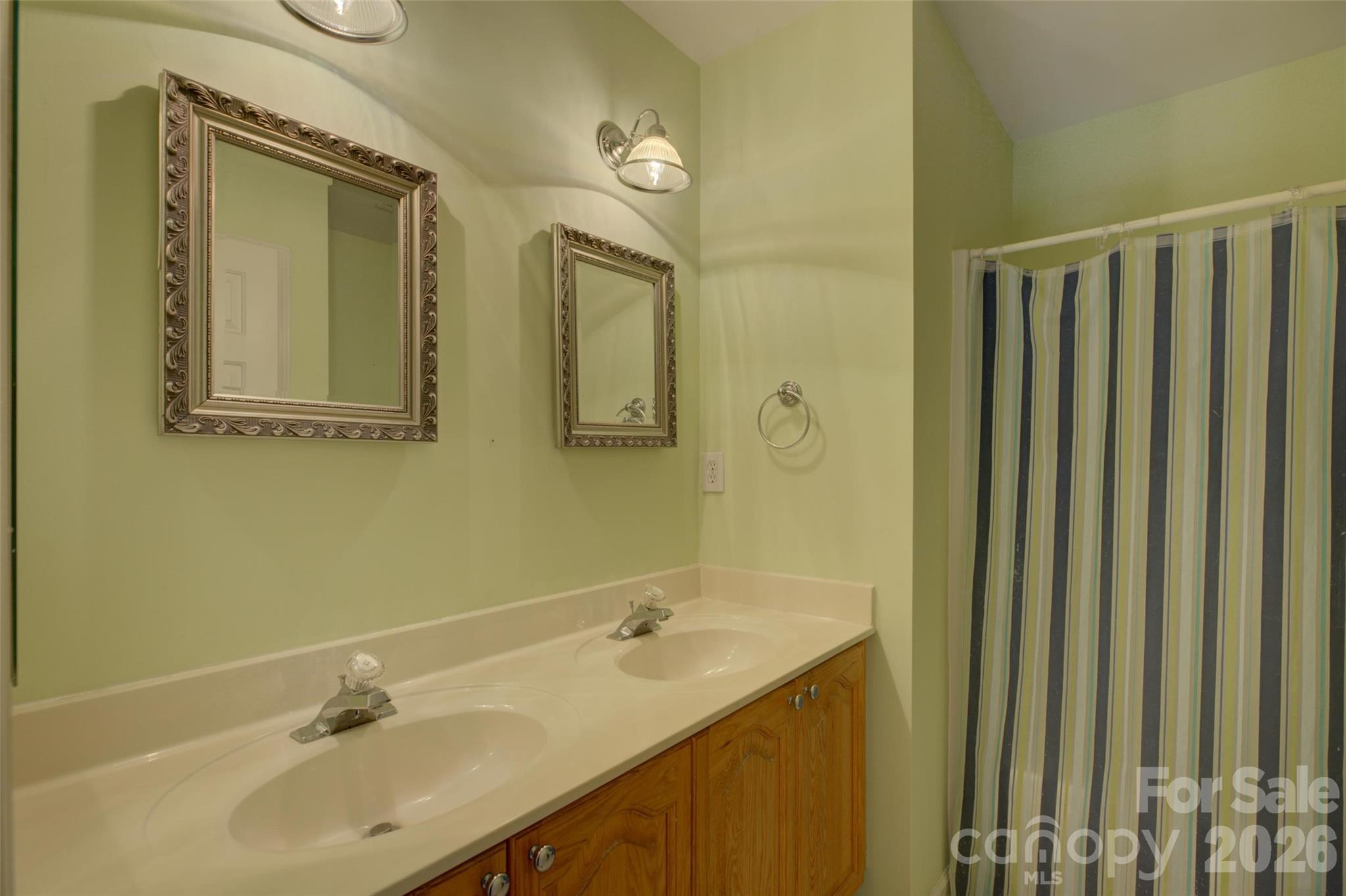 11611 Knightsdale Drive — Charlotte