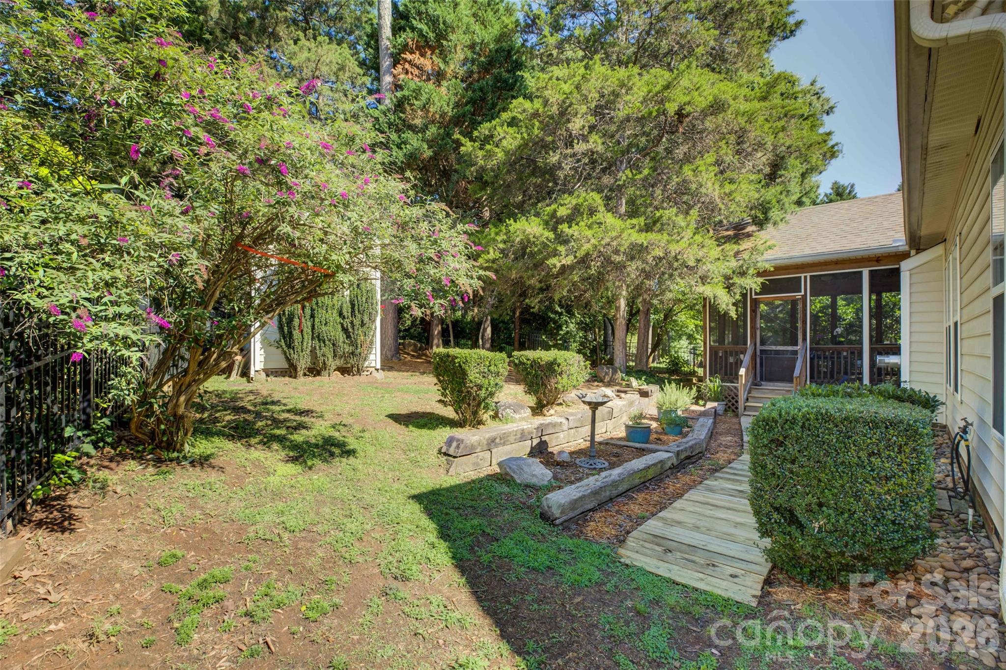 11611 Knightsdale Drive — Charlotte