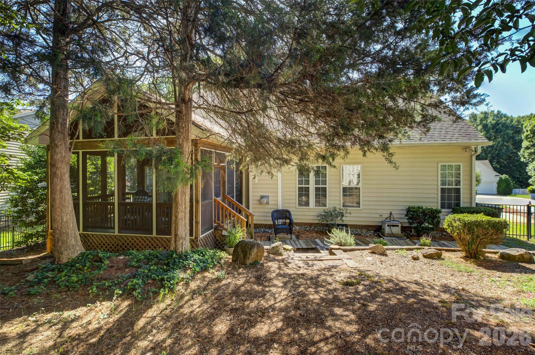 11611 Knightsdale Drive — Charlotte
