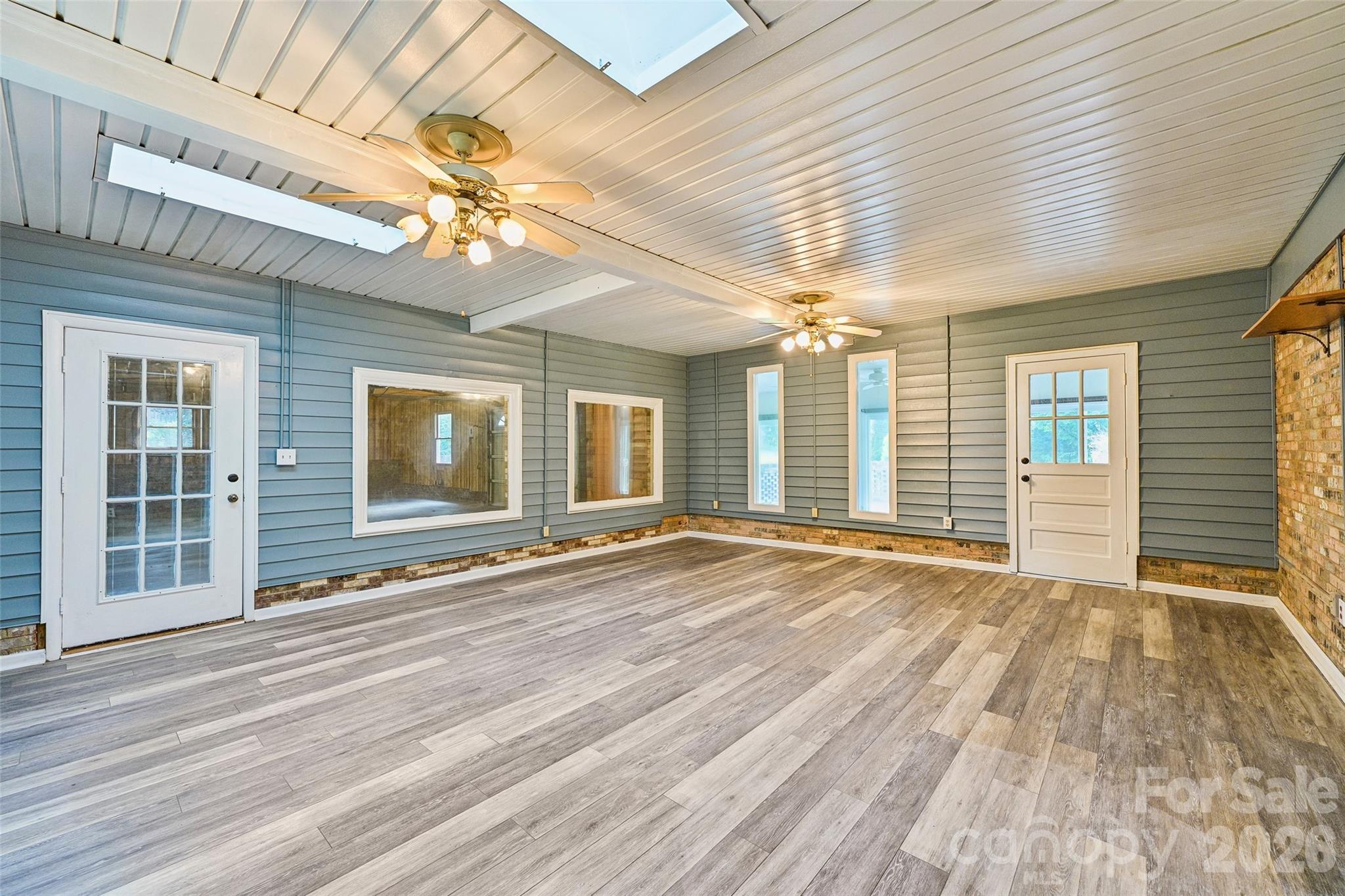 1621 N Oak Drive — Shelby