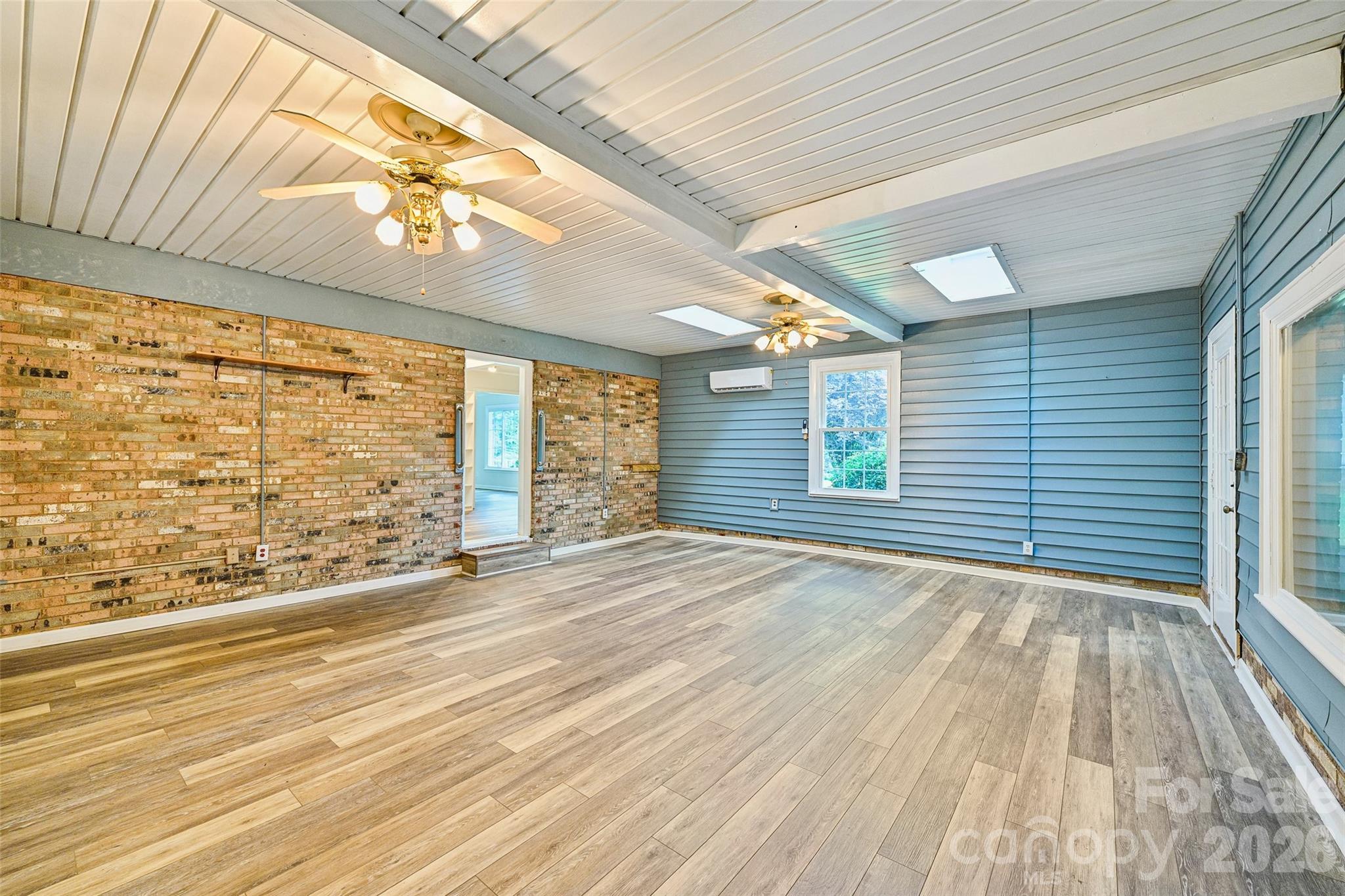1621 N Oak Drive — Shelby