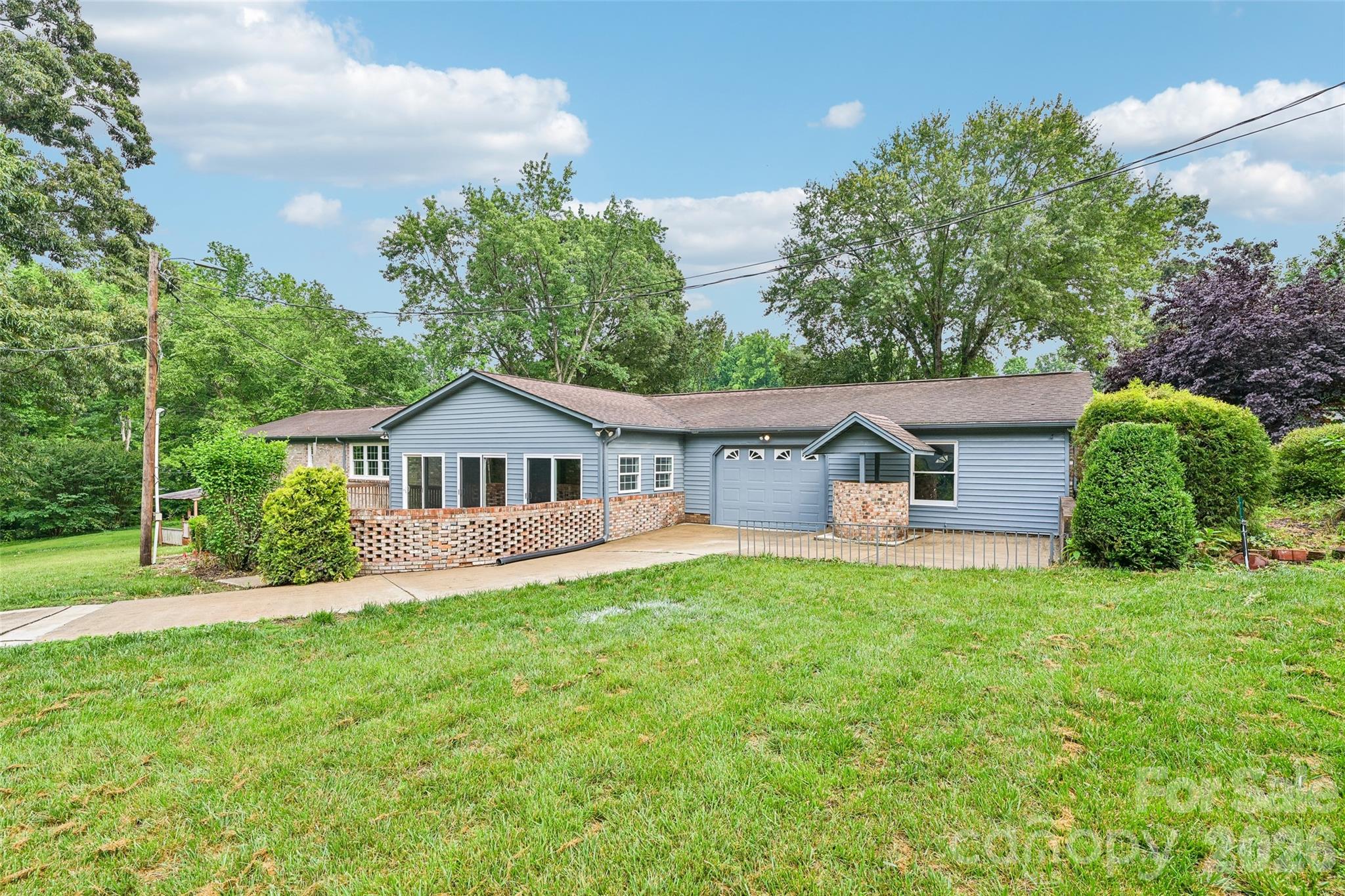 1621 N Oak Drive — Shelby