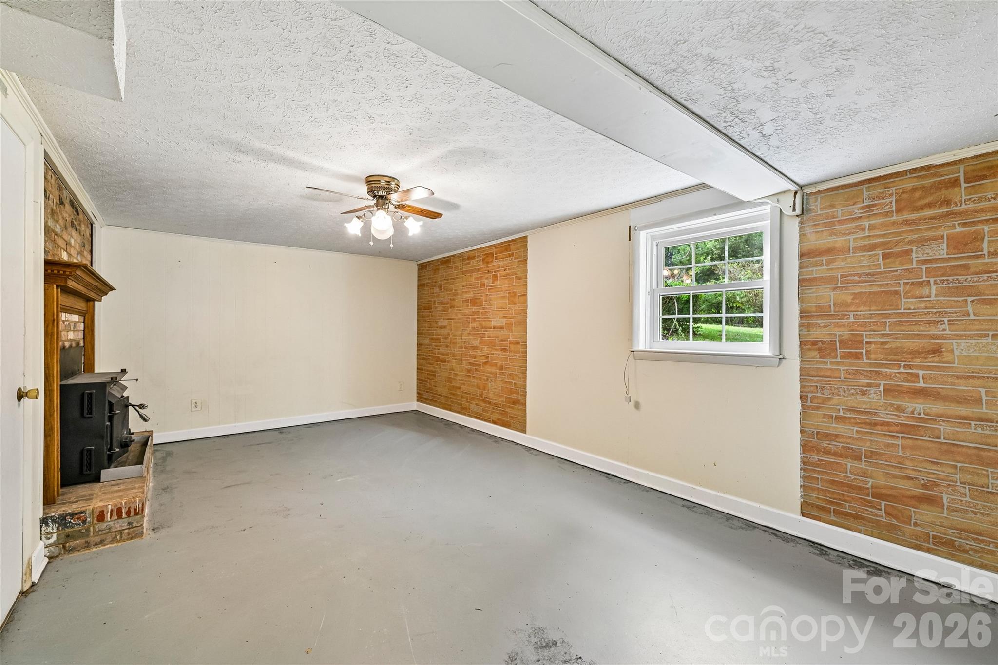 1621 N Oak Drive — Shelby
