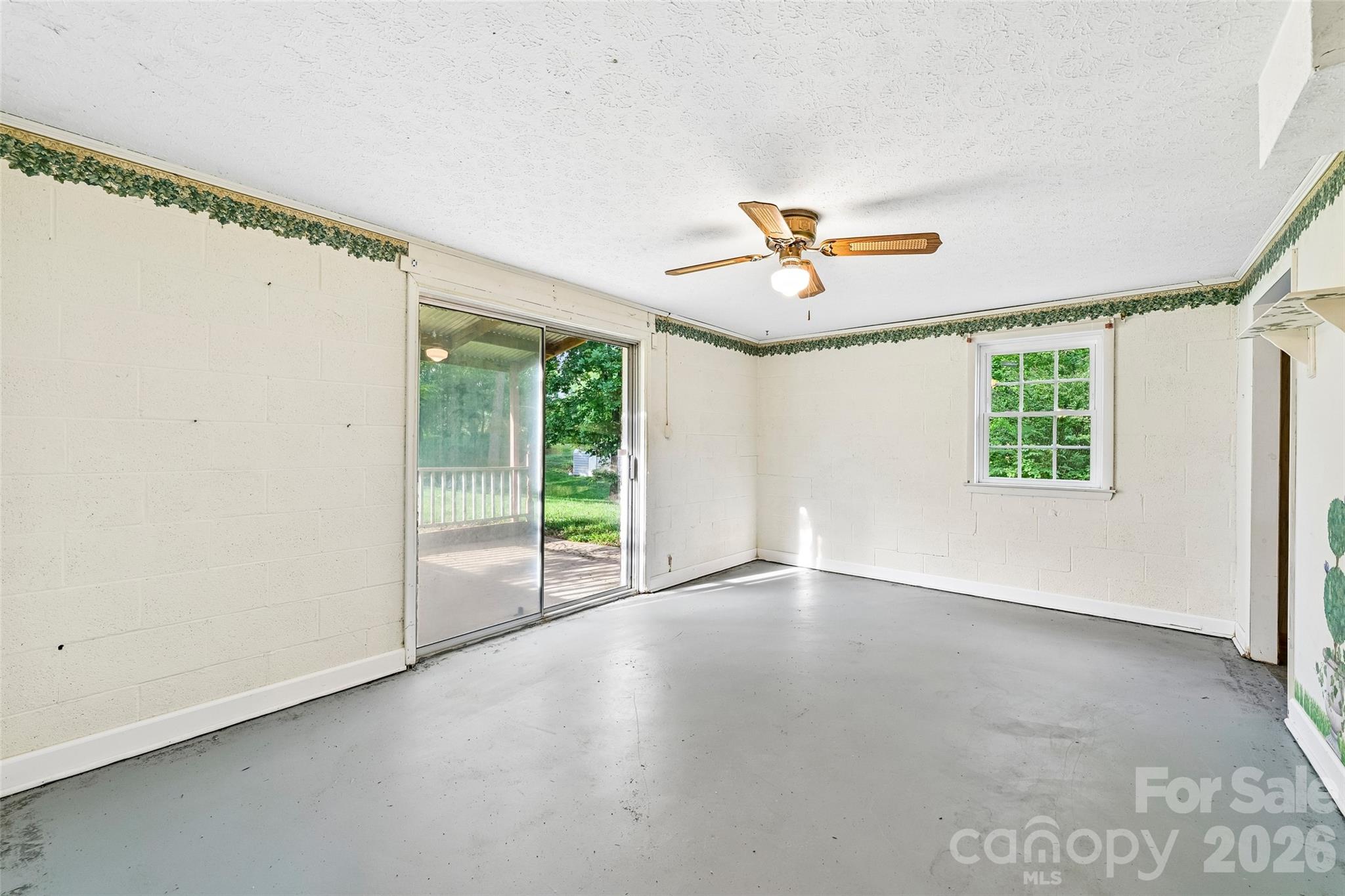 1621 N Oak Drive — Shelby