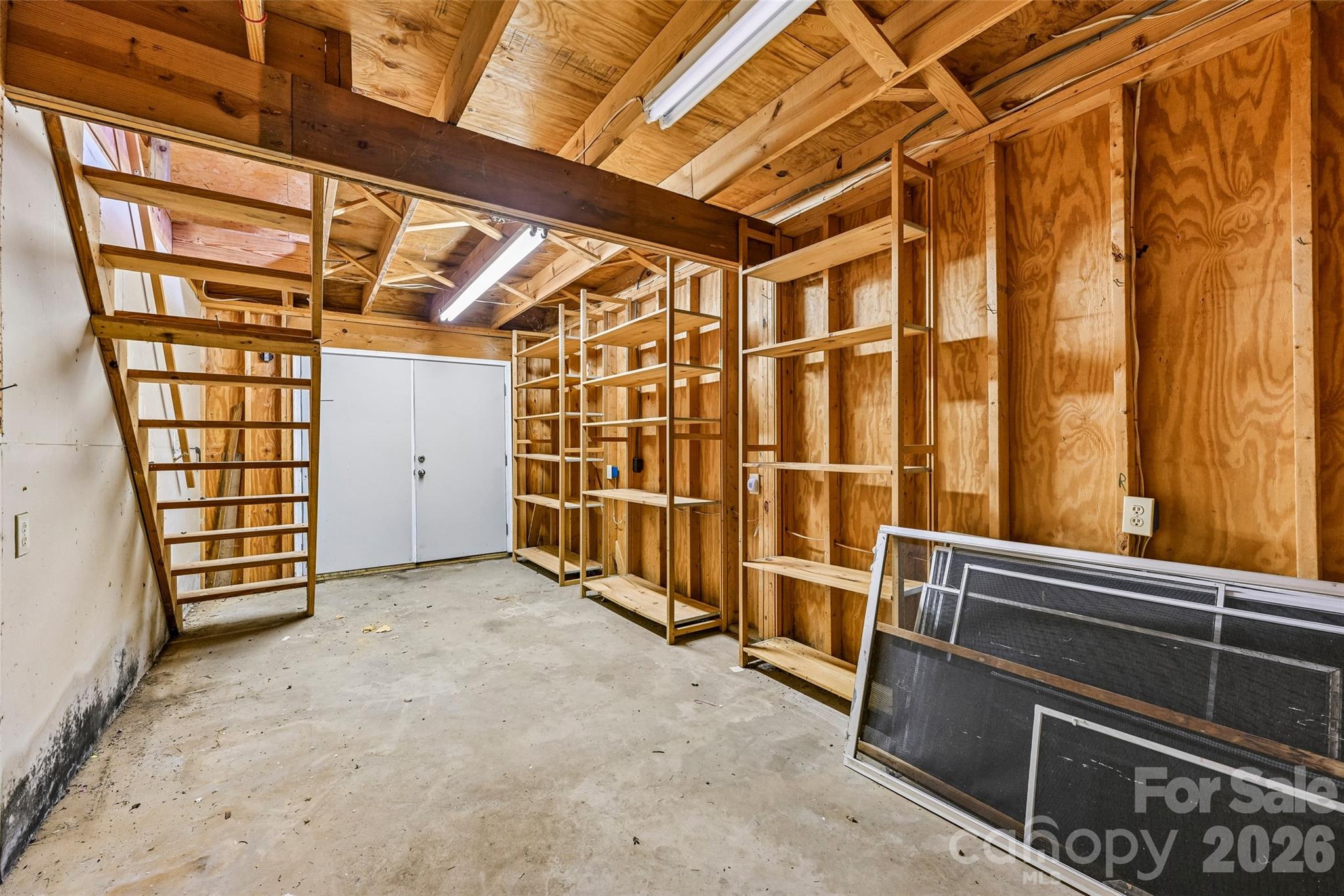 1621 N Oak Drive — Shelby