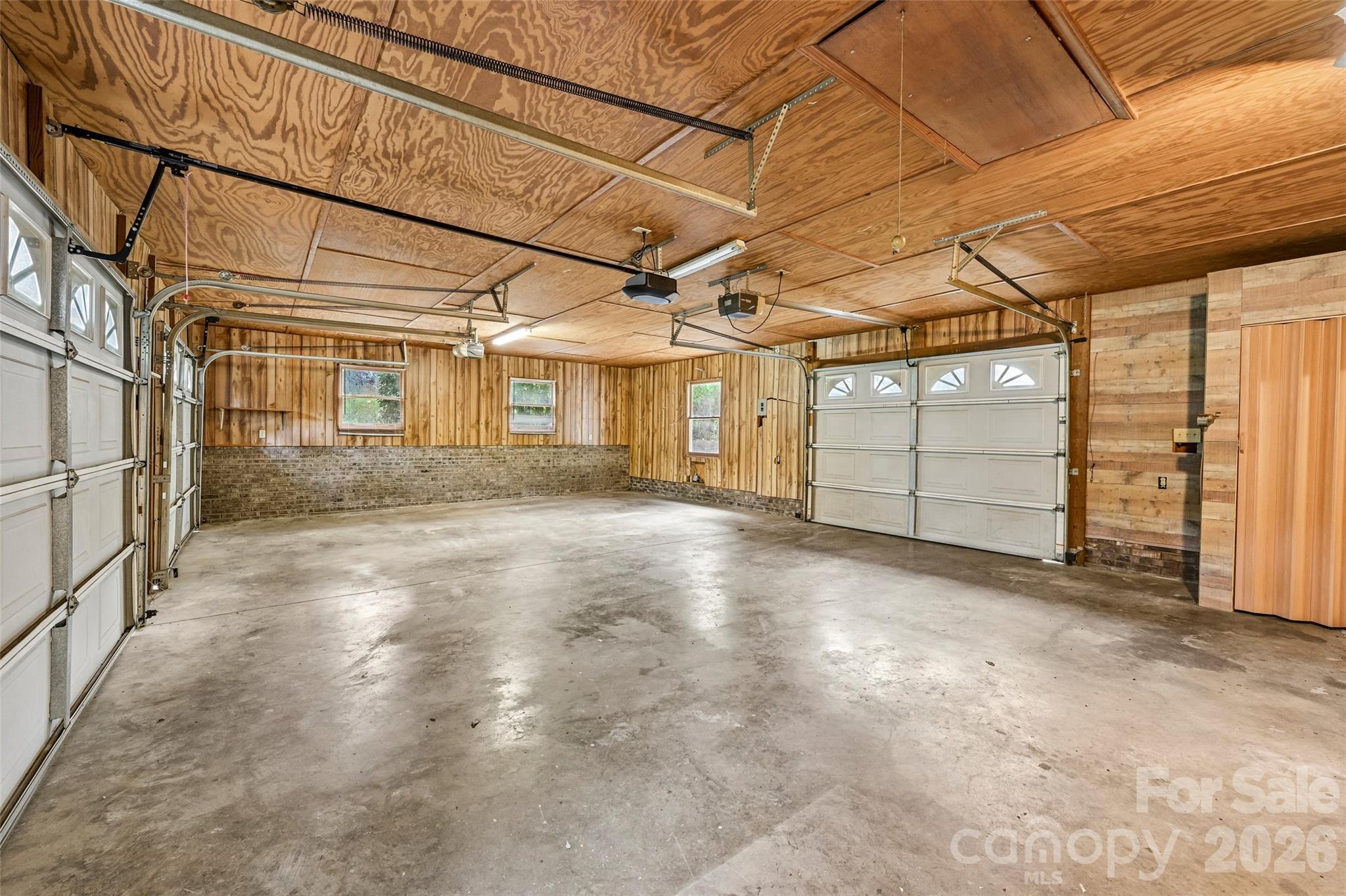 1621 N Oak Drive — Shelby