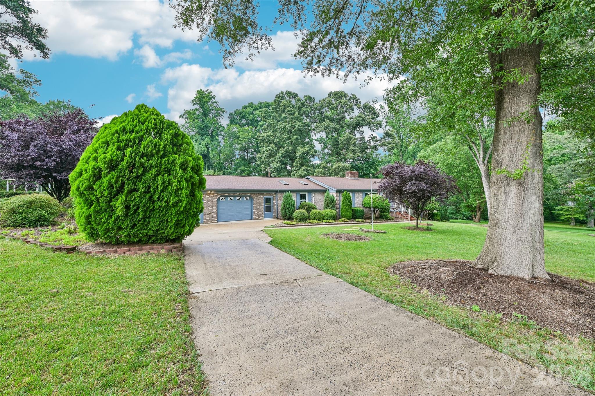 1621 N Oak Drive — Shelby