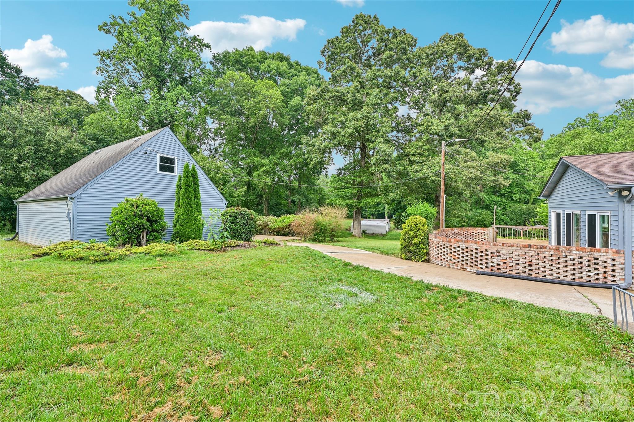 1621 N Oak Drive — Shelby