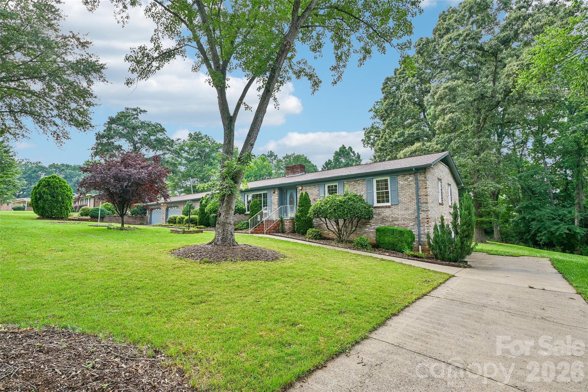 1621 N Oak Drive — Shelby