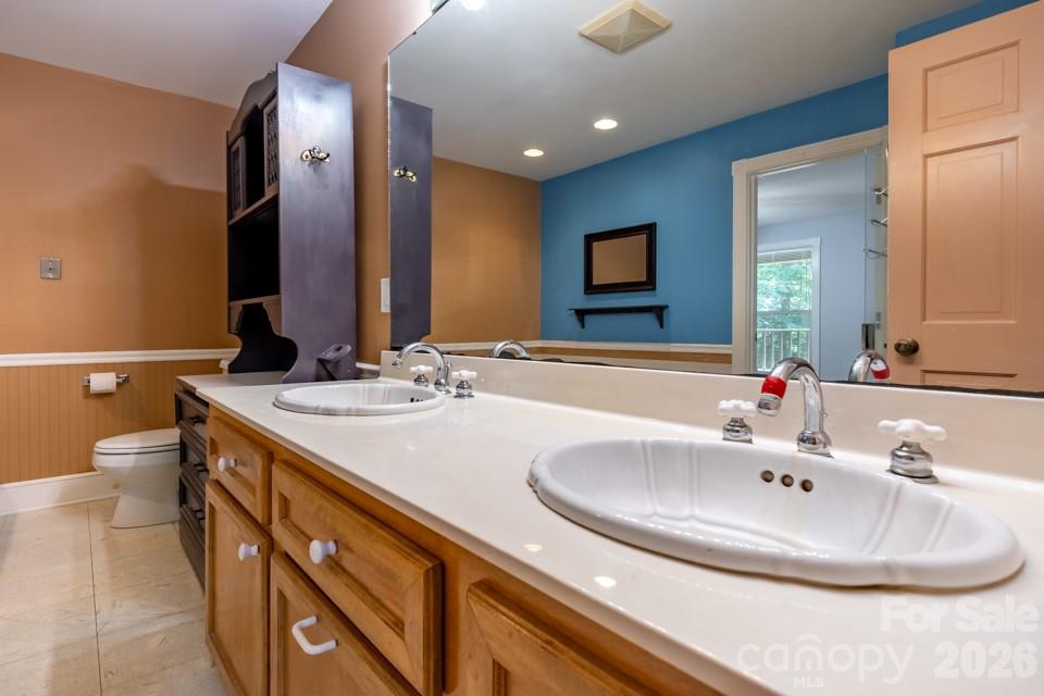 100 Seven Drive — Chapin