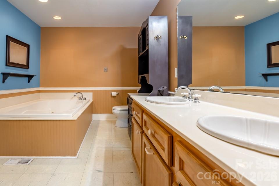 100 Seven Drive — Chapin