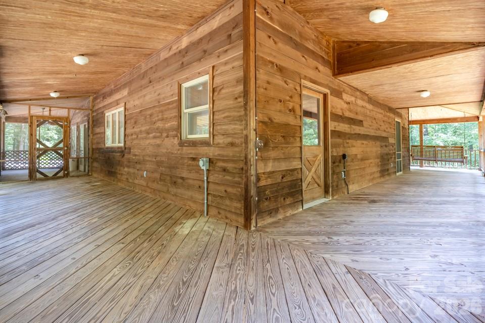 100 Seven Drive — Chapin