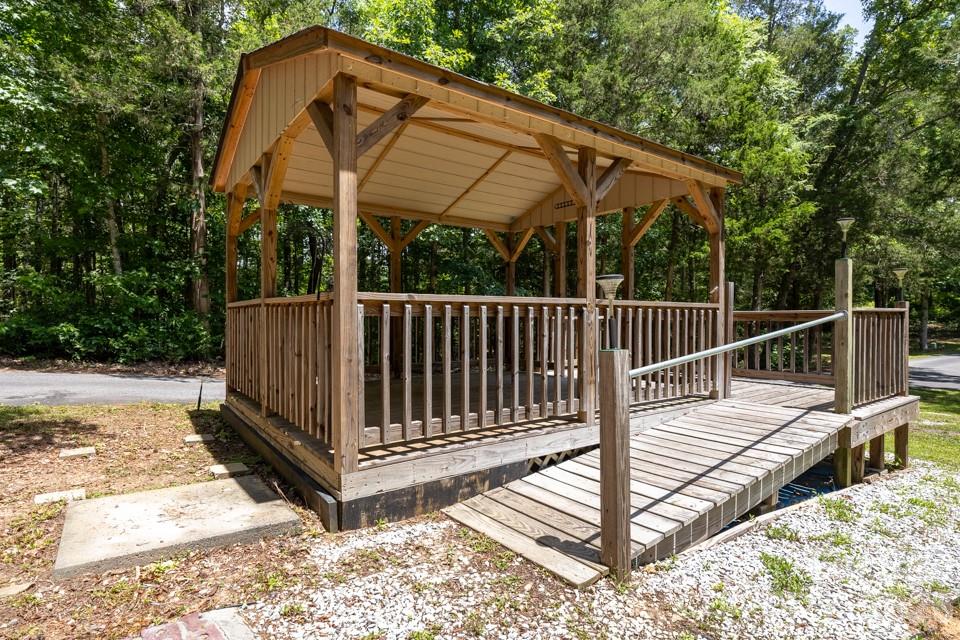 100 Seven Drive — Chapin
