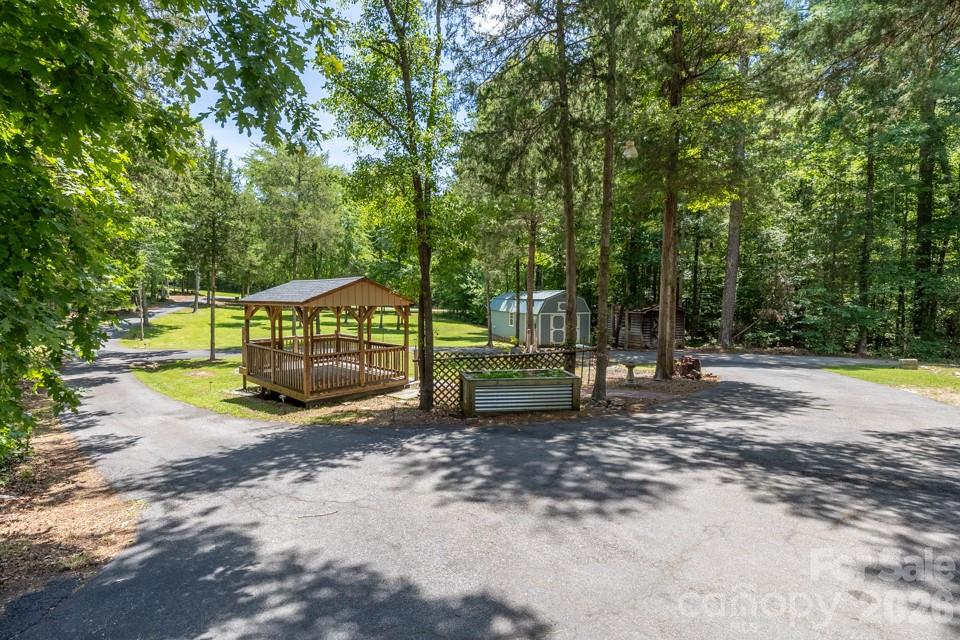 100 Seven Drive — Chapin
