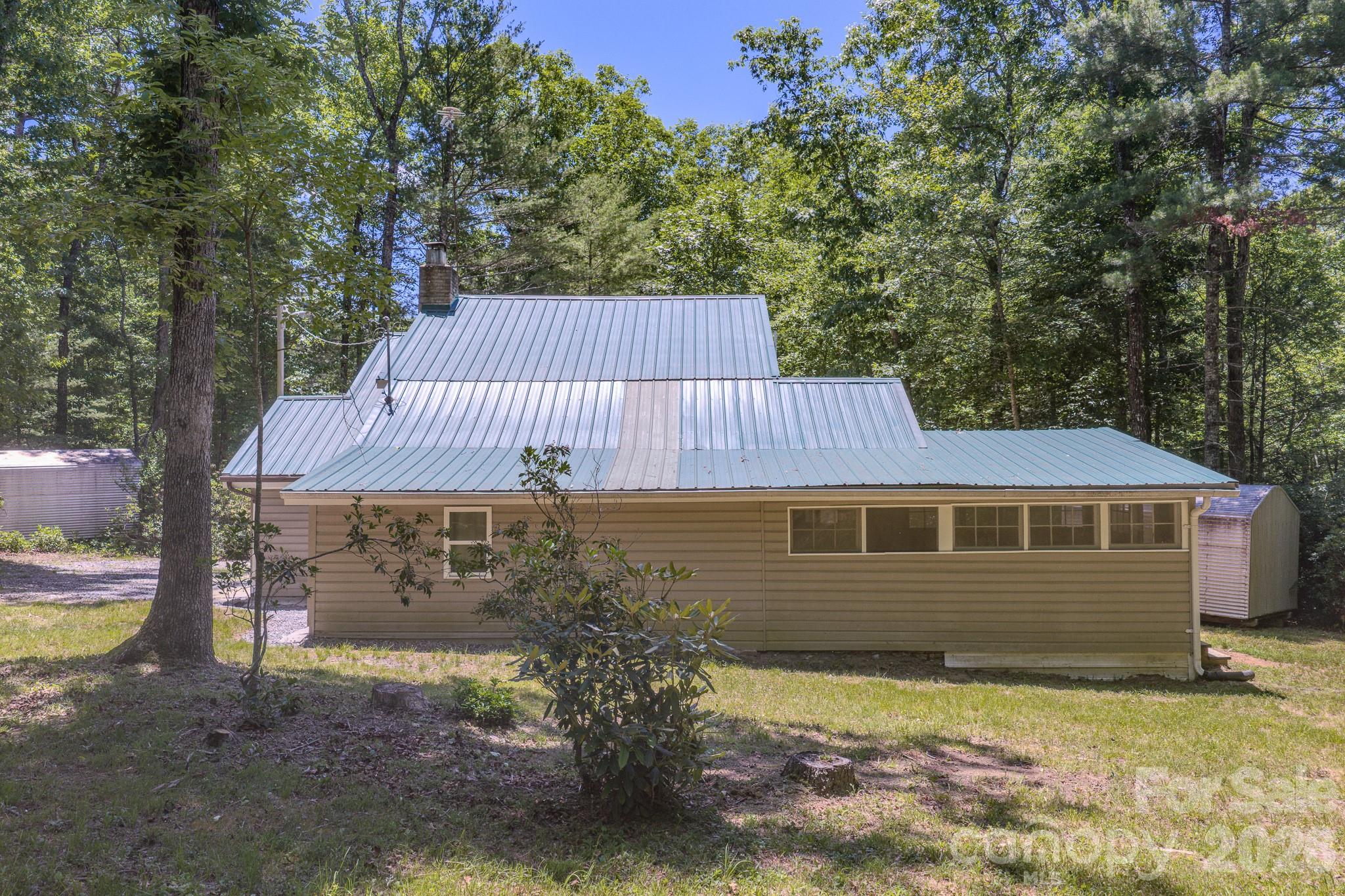 2455 Whisper Wind Lane — Morganton