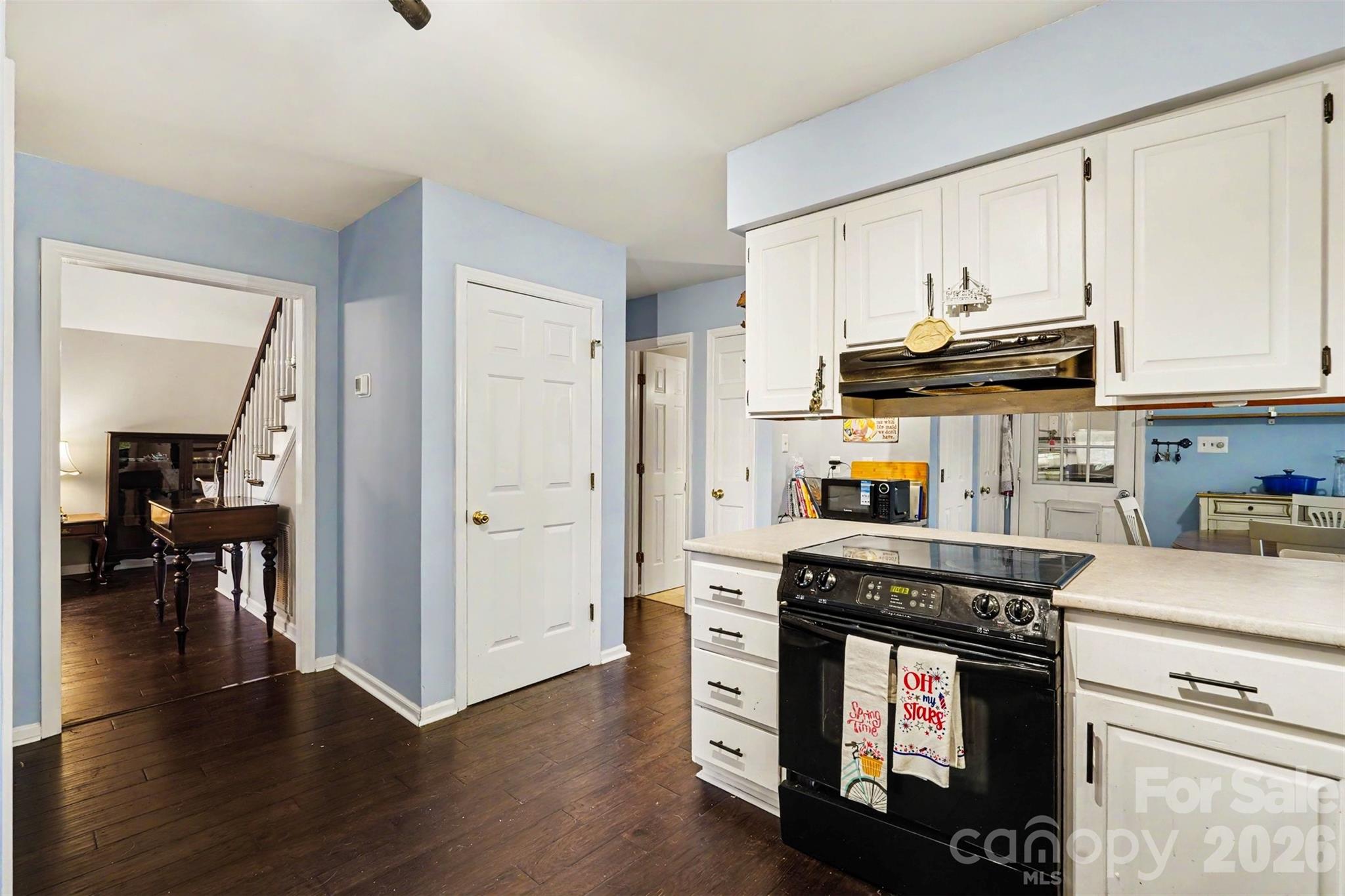 141 32nd Avenue NW — Hickory