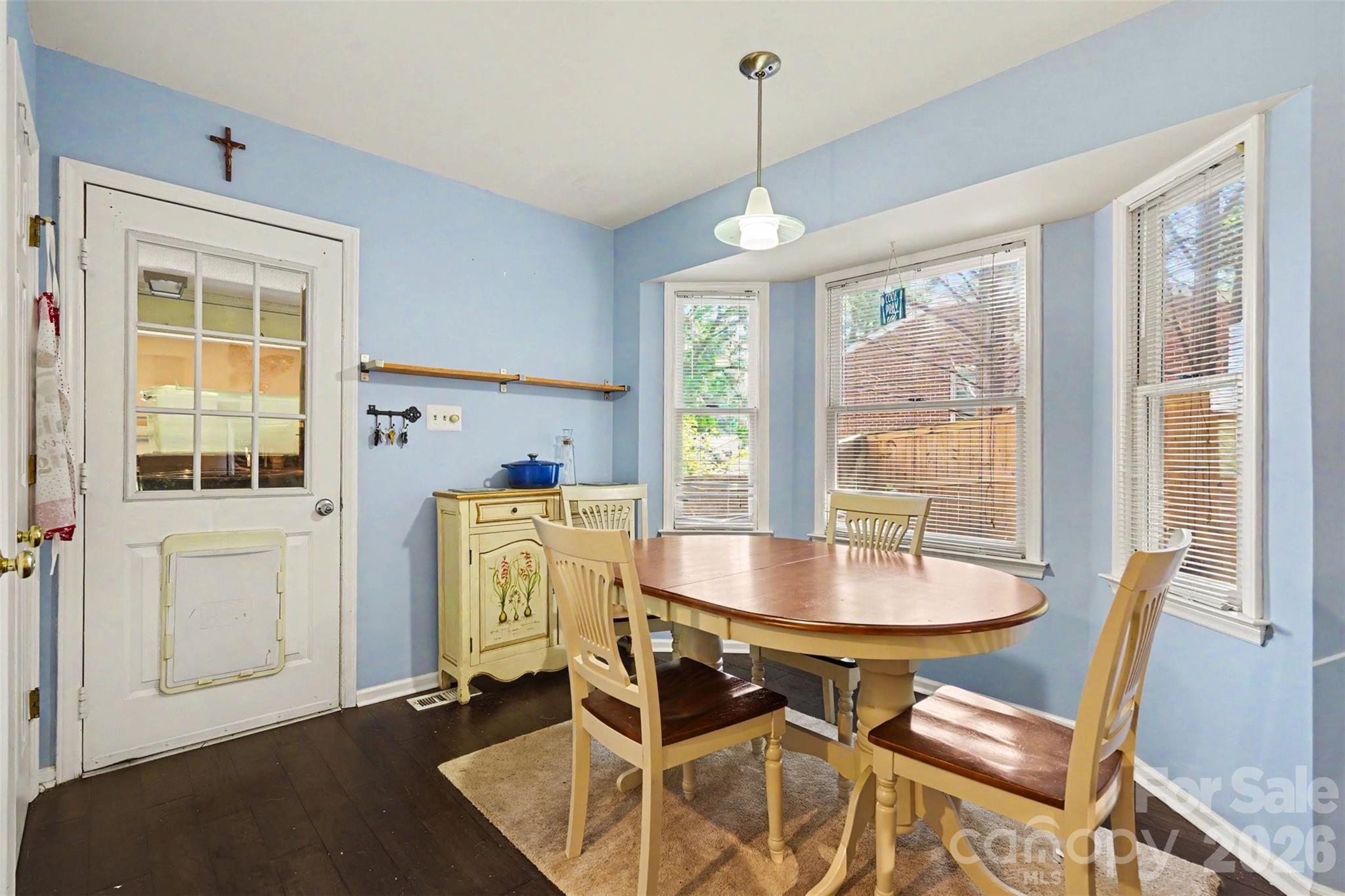 141 32nd Avenue NW — Hickory