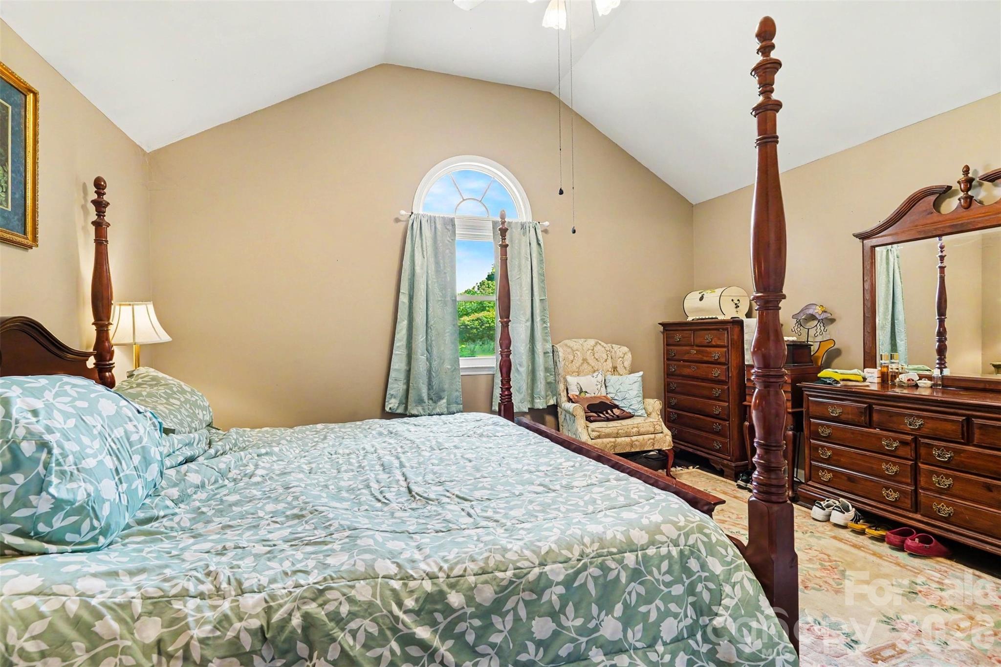 141 32nd Avenue NW — Hickory