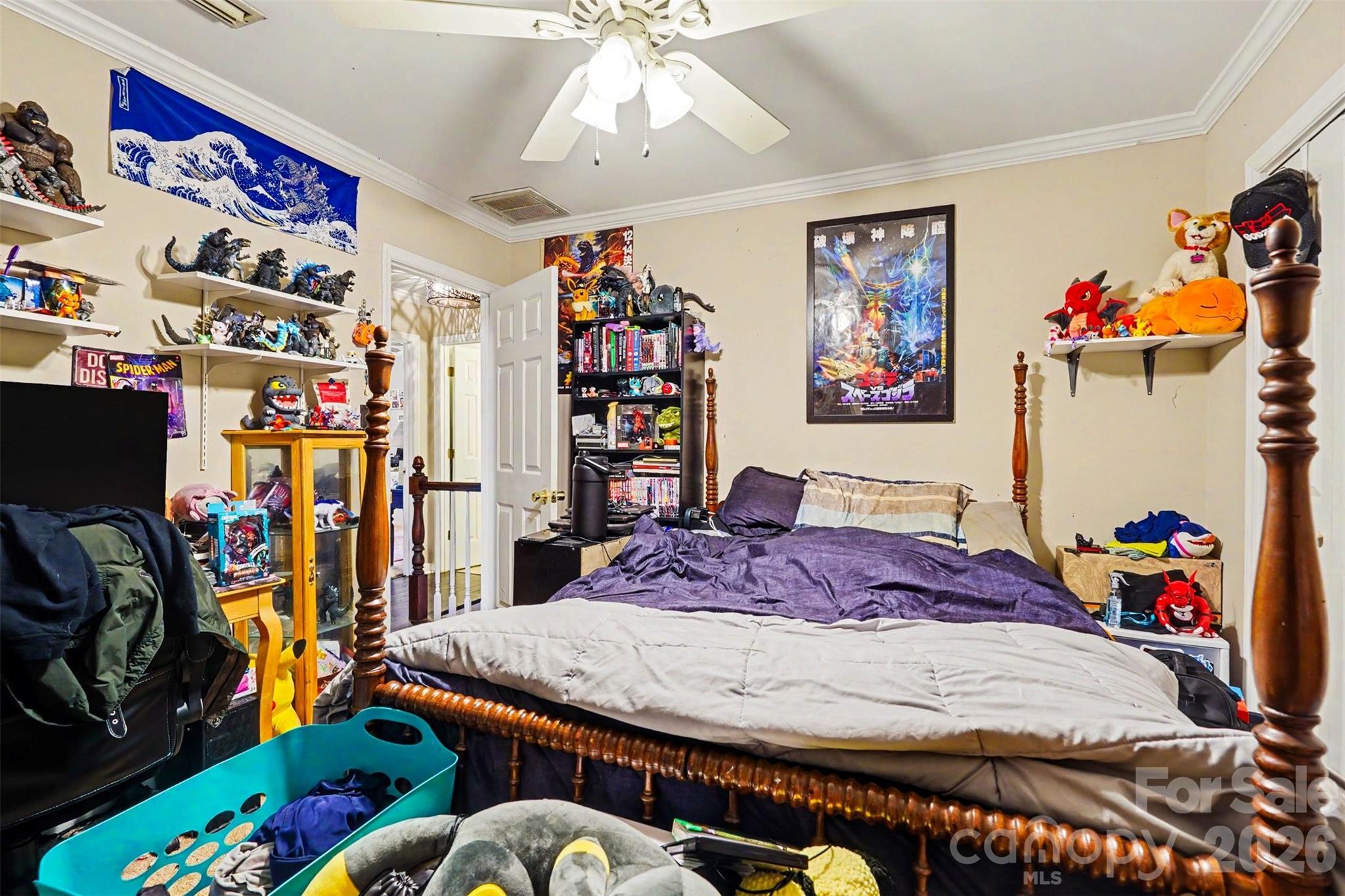 141 32nd Avenue NW — Hickory