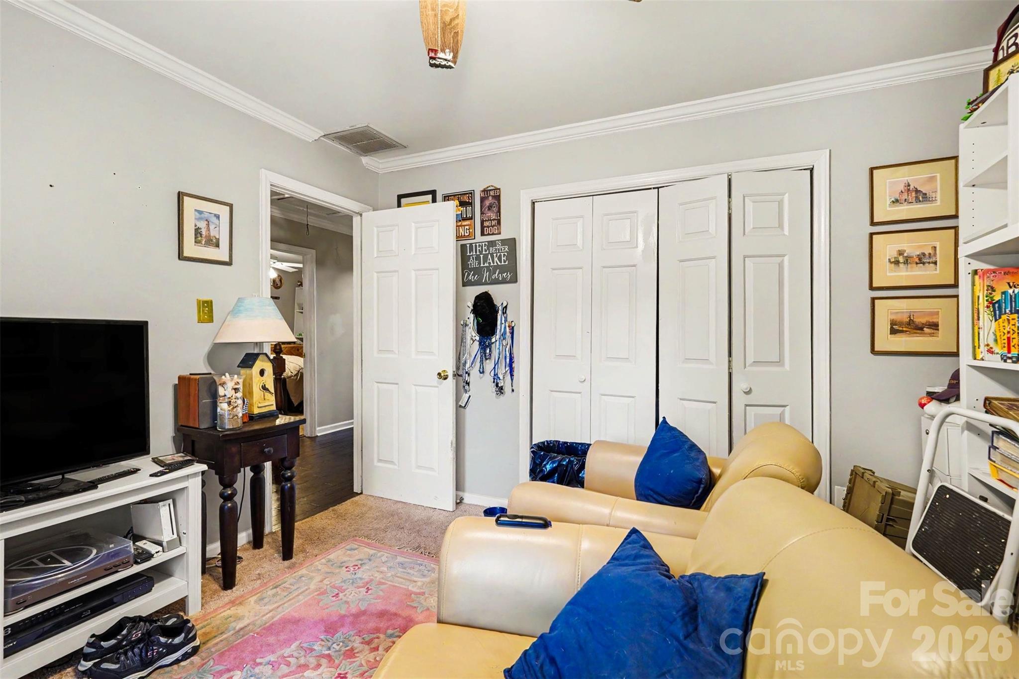 141 32nd Avenue NW — Hickory