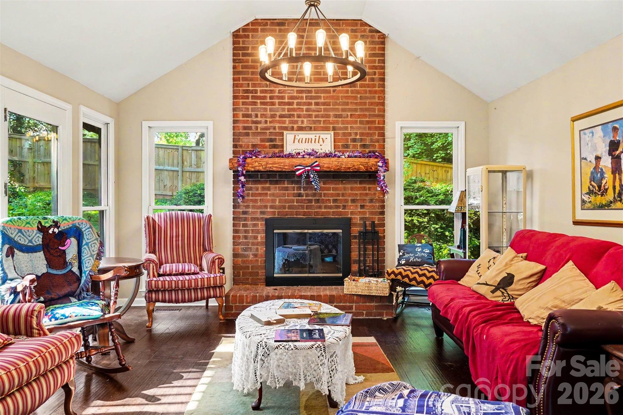 141 32nd Avenue NW — Hickory