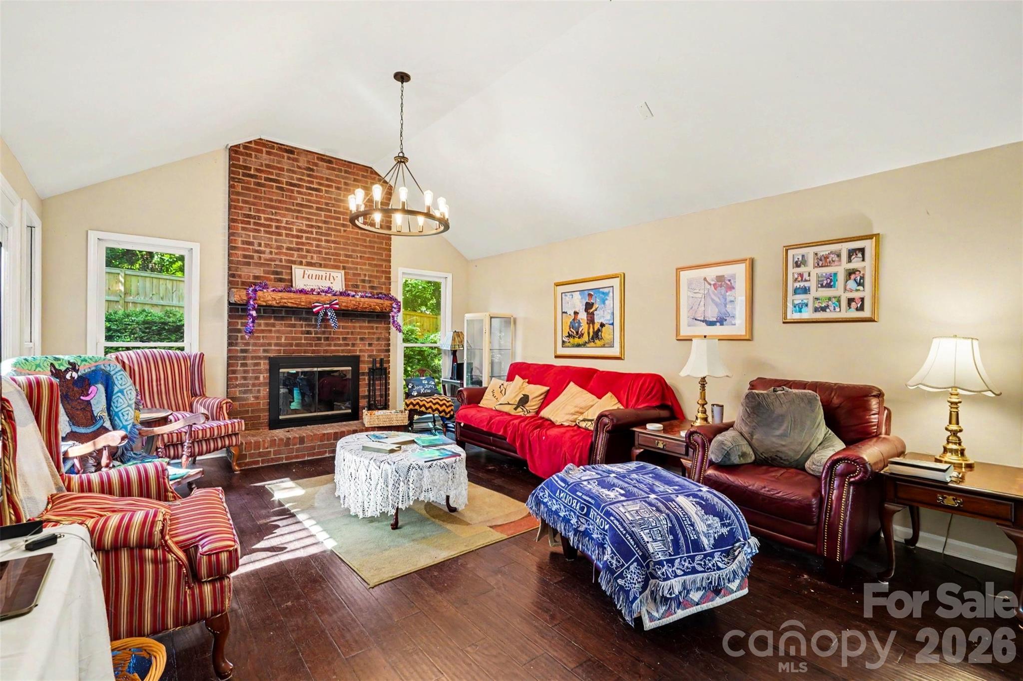 141 32nd Avenue NW — Hickory