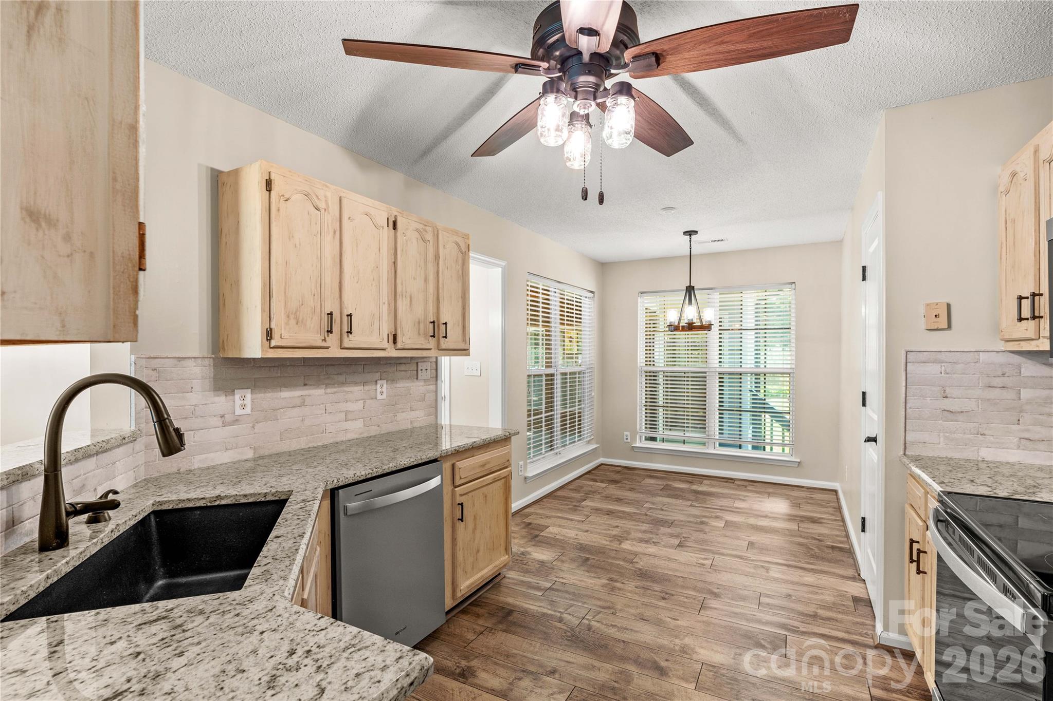 4425 Derbyshire Lane — Matthews