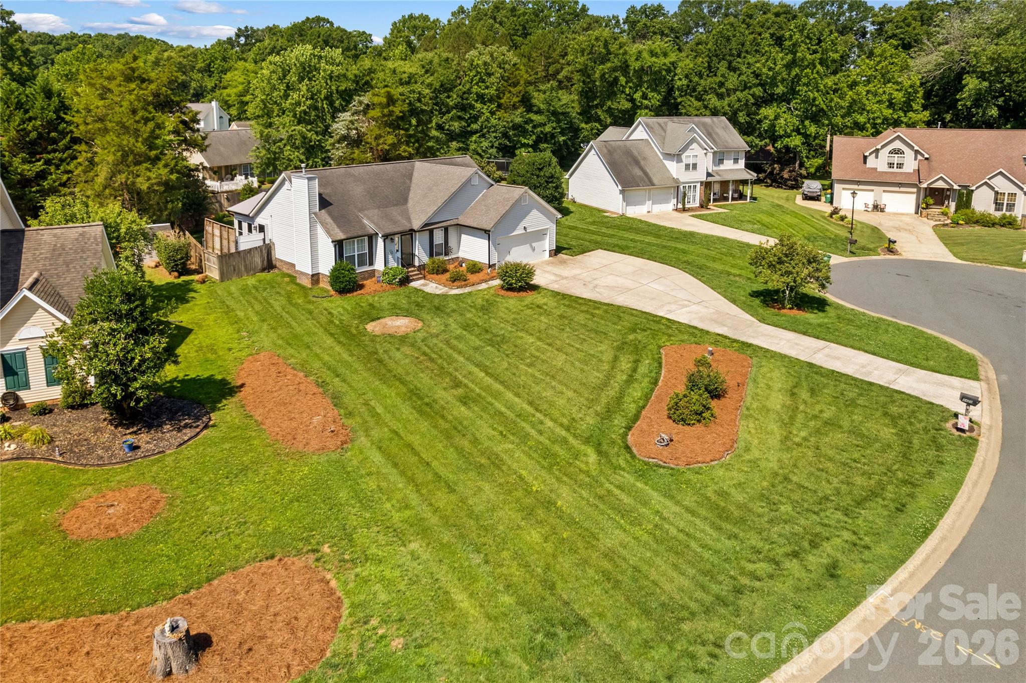 4425 Derbyshire Lane — Matthews