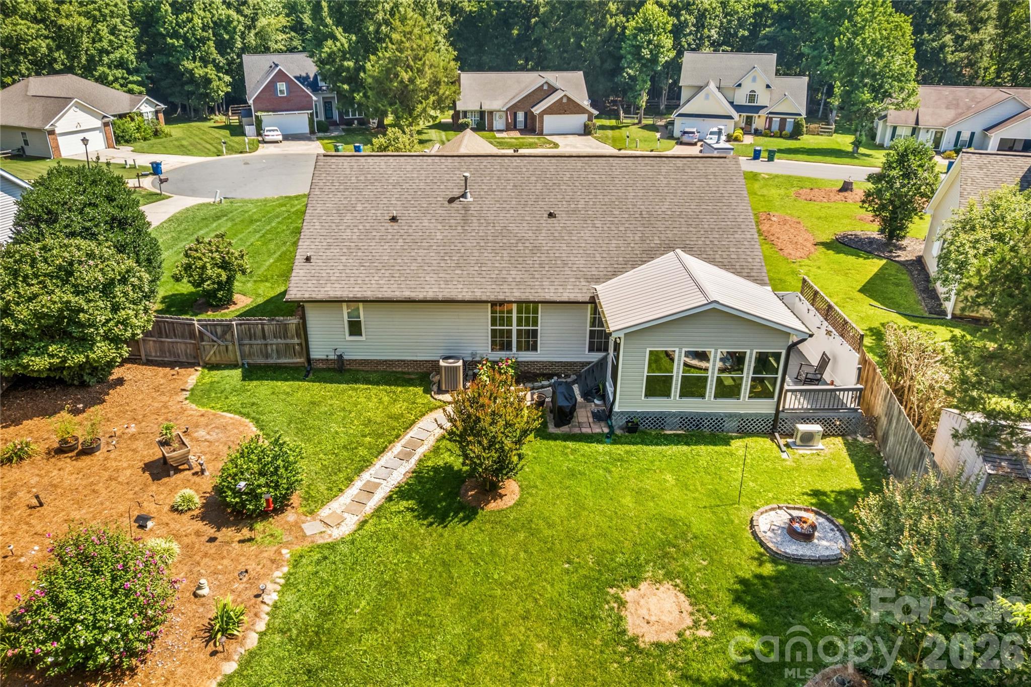 4425 Derbyshire Lane — Matthews